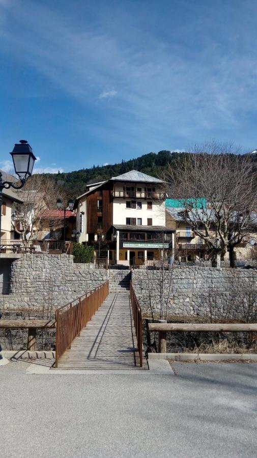 Auberge Roche Grande Entraunes Екстер'єр фото