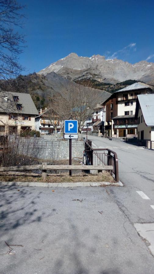 Auberge Roche Grande Entraunes Екстер'єр фото