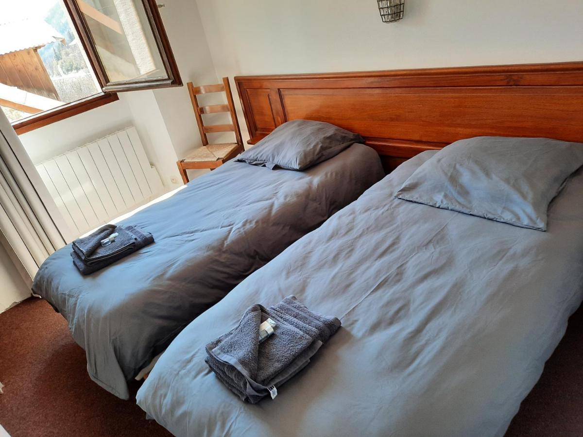 Auberge Roche Grande Entraunes Екстер'єр фото